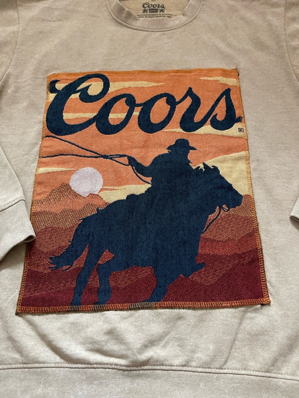 Coors Banquet Western Cowboy Graphic Sweatshirt Beige Size Medium - Picture 2 of 4